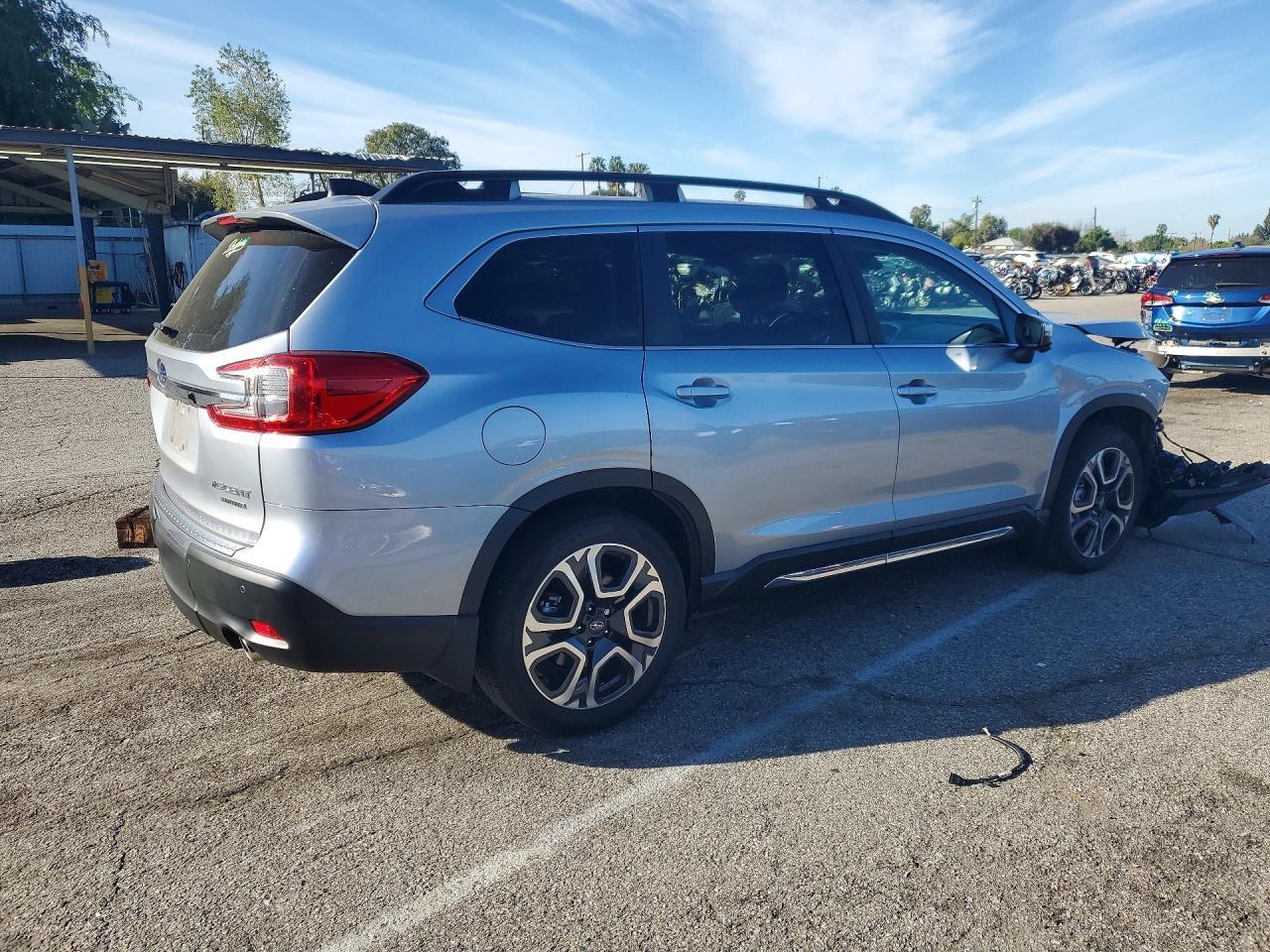 2023 Subaru Ascent Touring - zdjęcie 3
