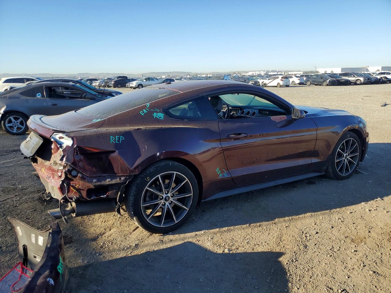 2018 Ford Mustang - zdjęcie 3