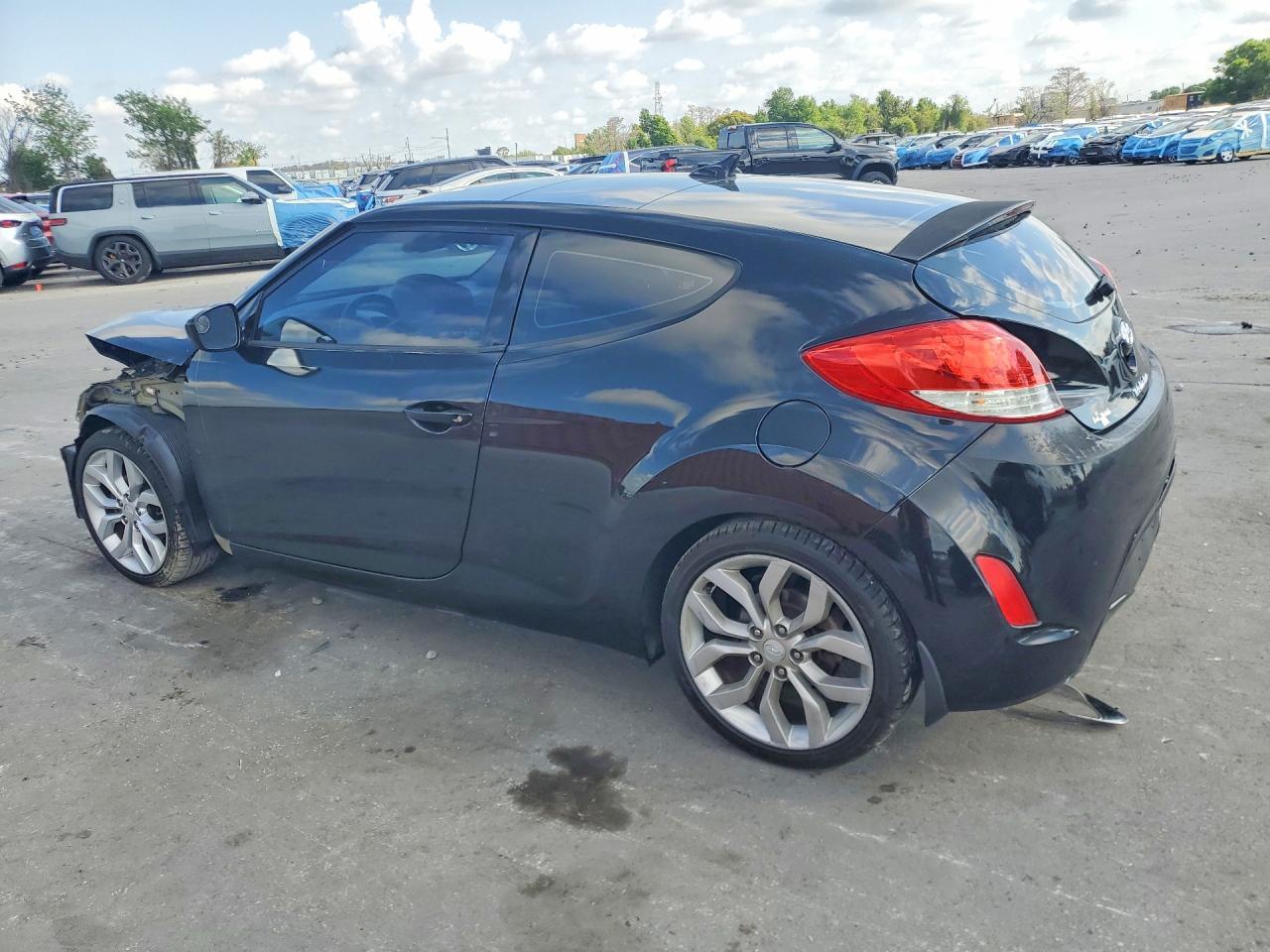 2013 Hyundai Veloster Base - zdjęcie 2