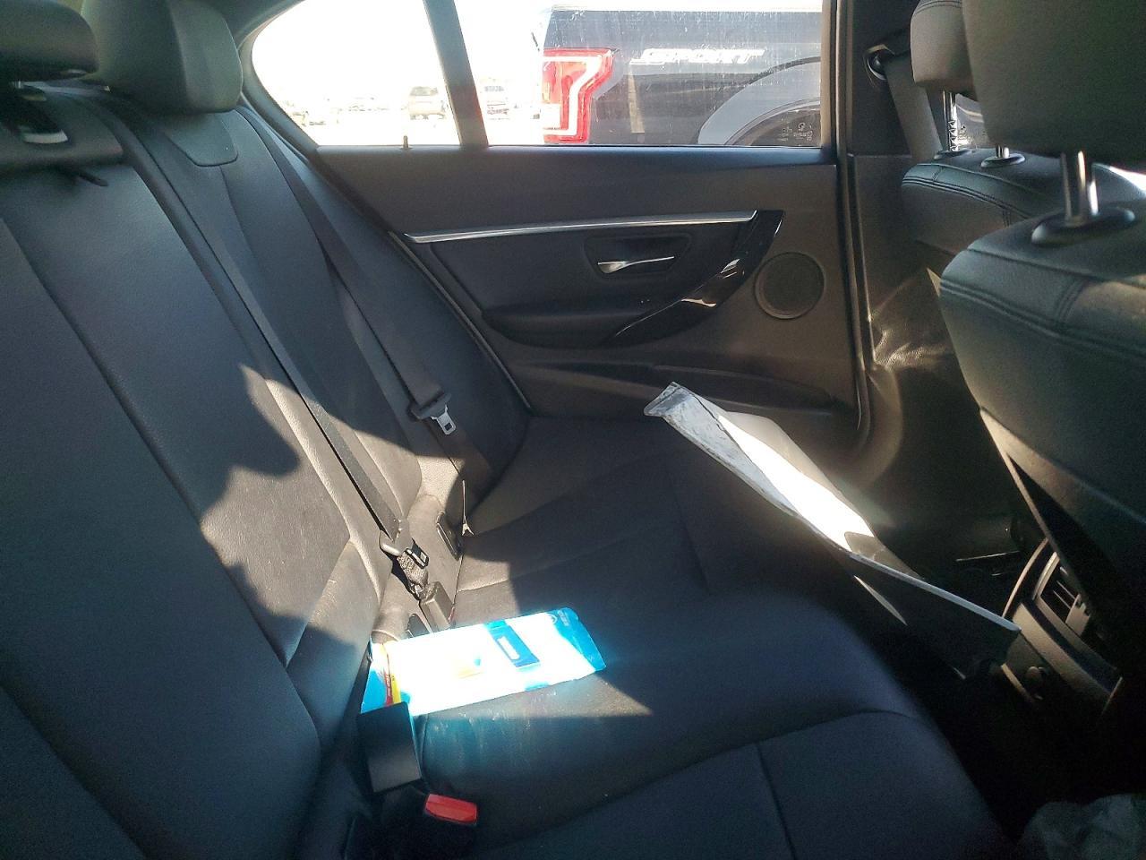 2018 BMW 330 I - zdjęcie 10