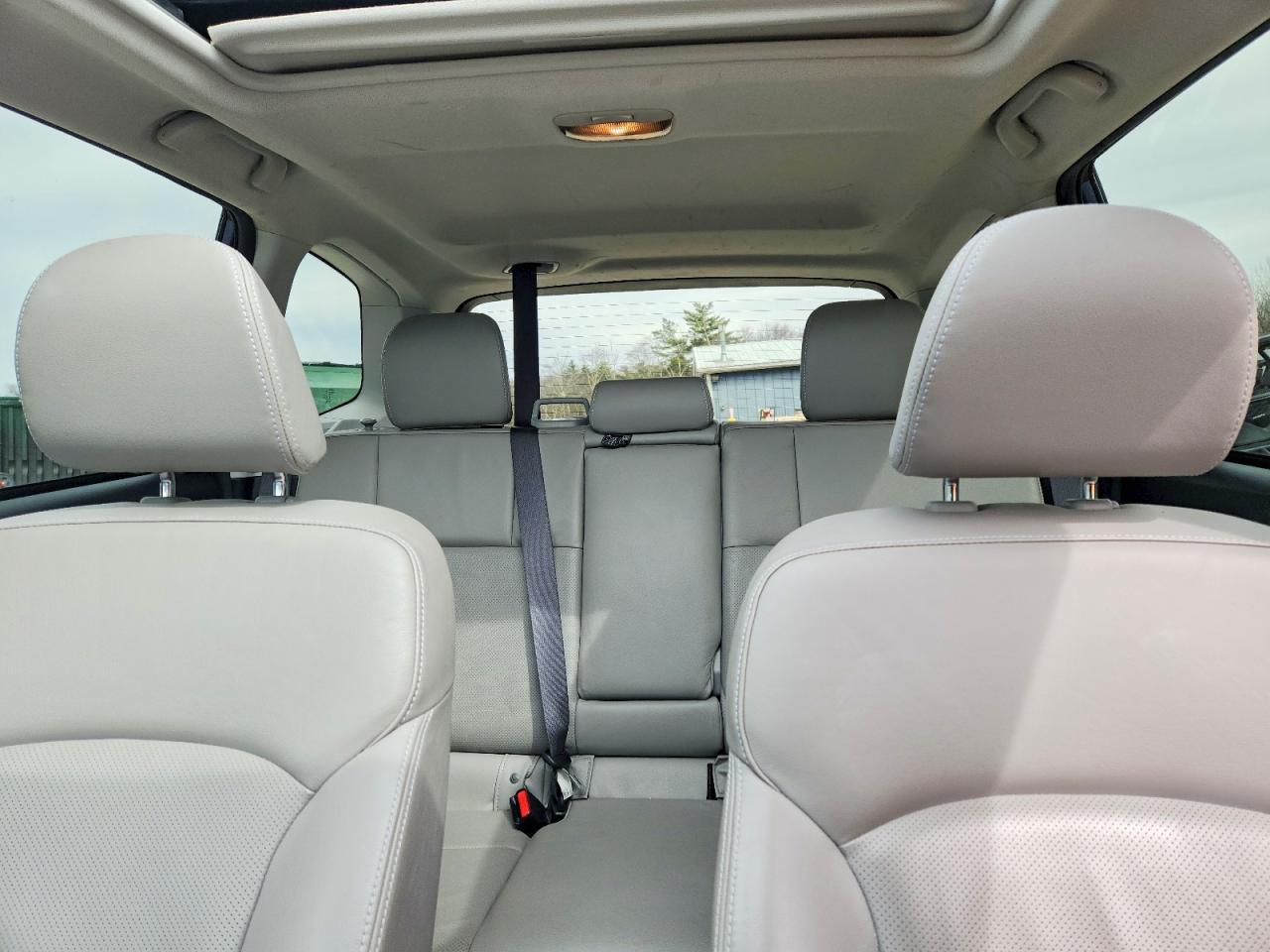 2014 Subaru Forester 2.5I Touring - zdjęcie 10