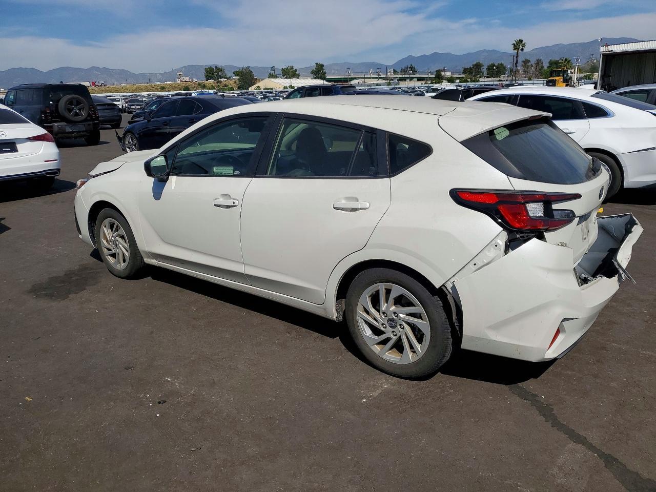 2024 Subaru Impreza - zdjęcie 2