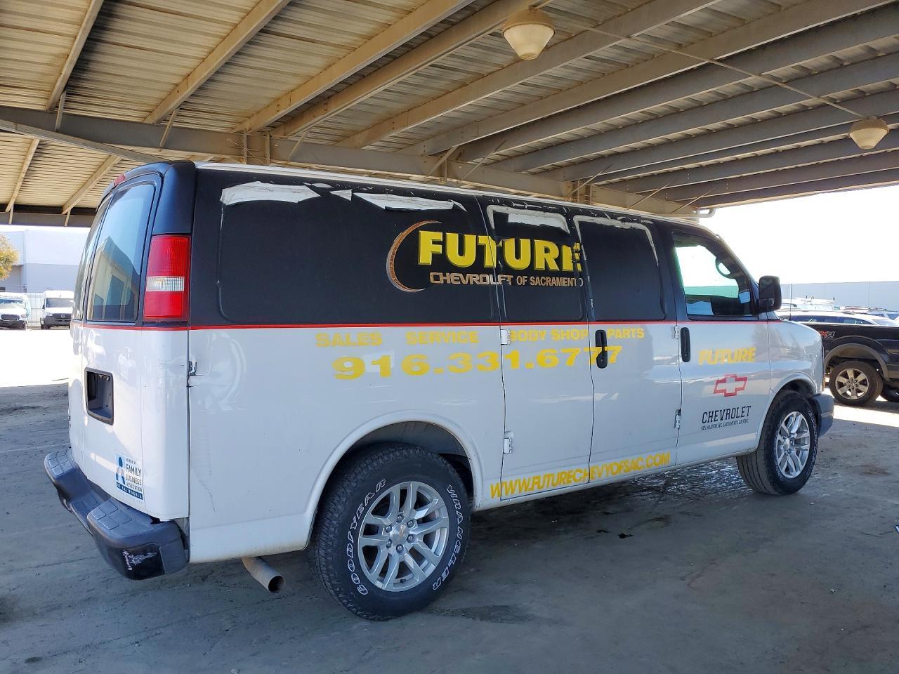 2014 Chevrolet Express G1500 - zdjęcie 3