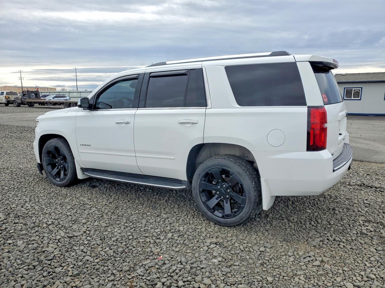 2017 Chevrolet Tahoe K1500 Premier - zdjęcie 2