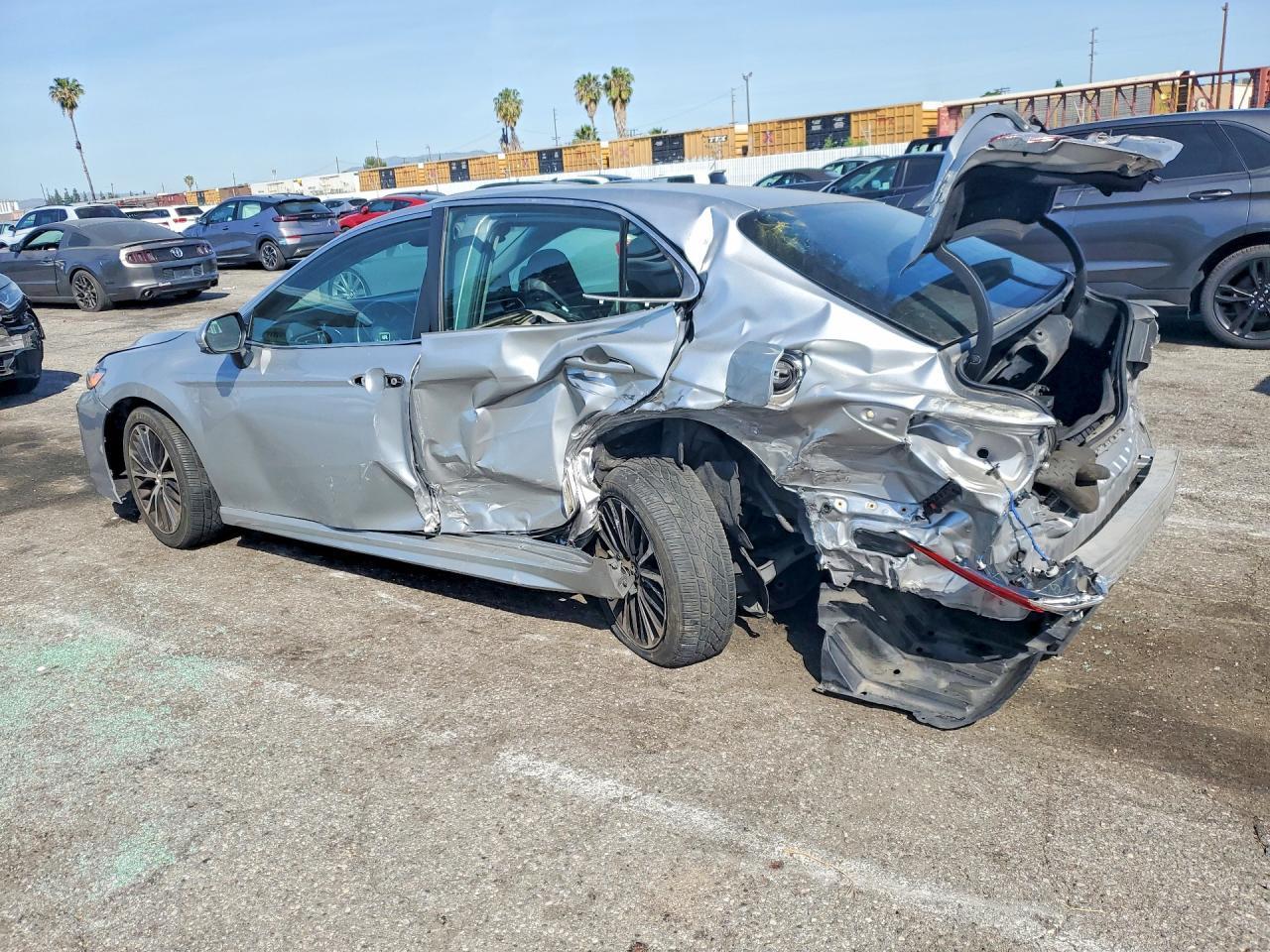 2018 Toyota Camry Se - zdjęcie 2