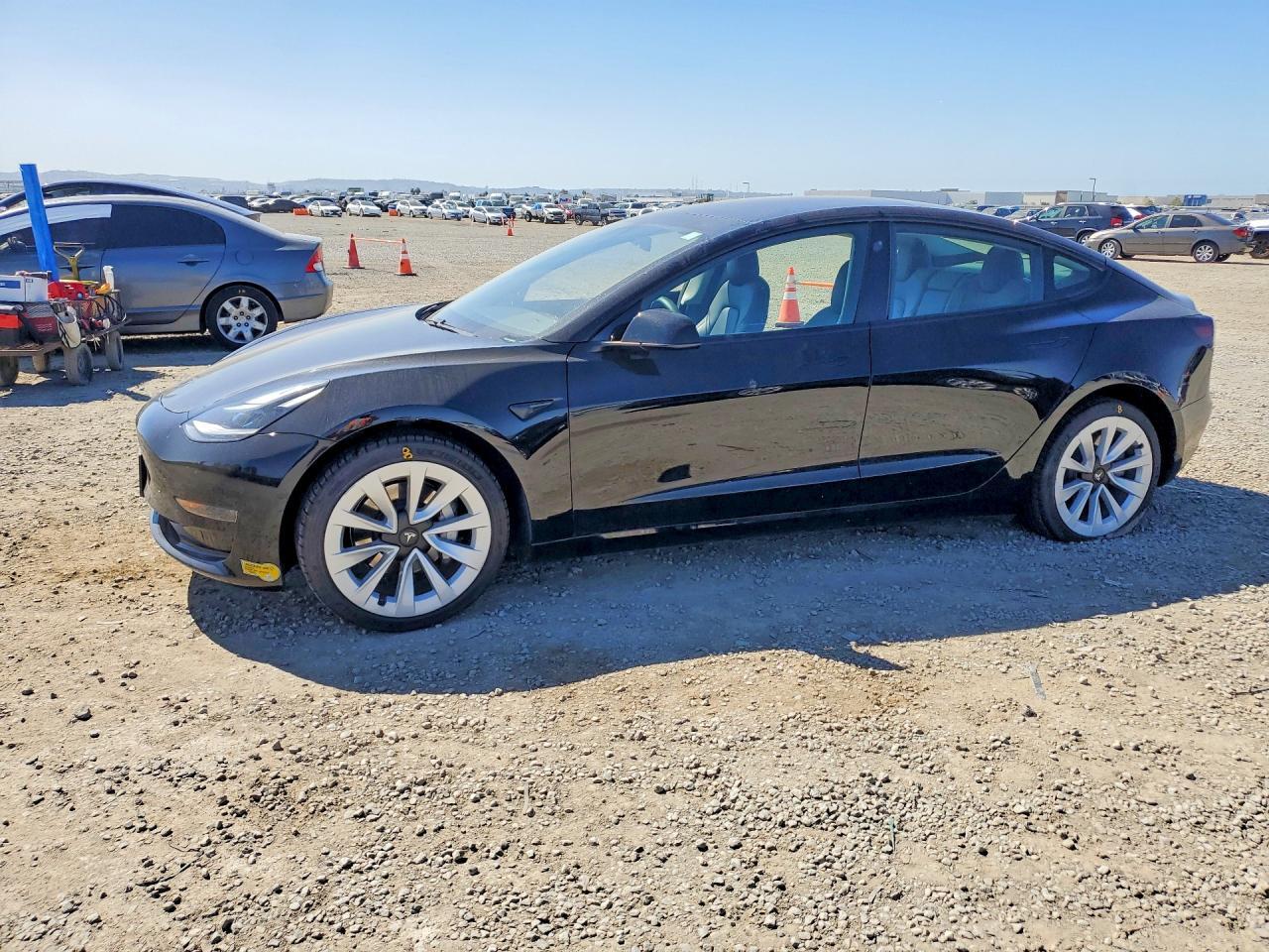 2021 Tesla Model 3 - zdjęcie główne
