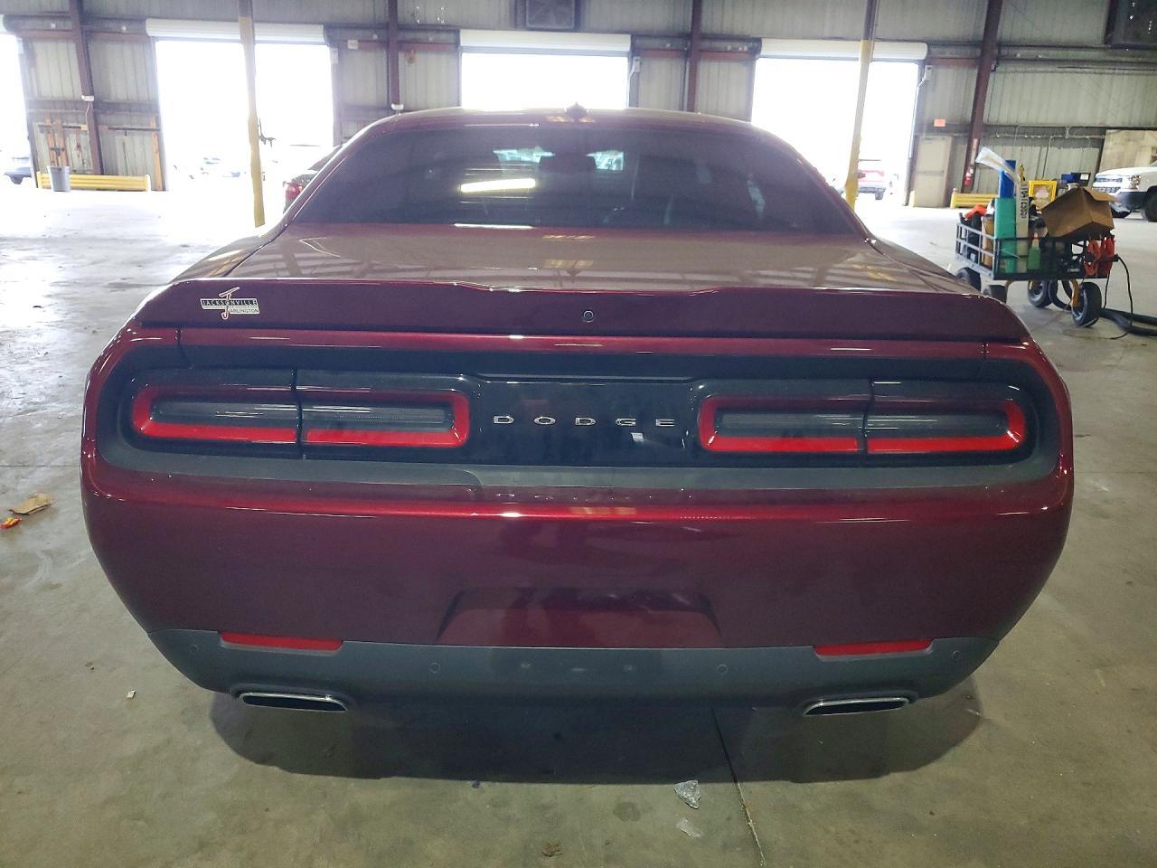 2017 Dodge Challenger Sxt - zdjęcie 6