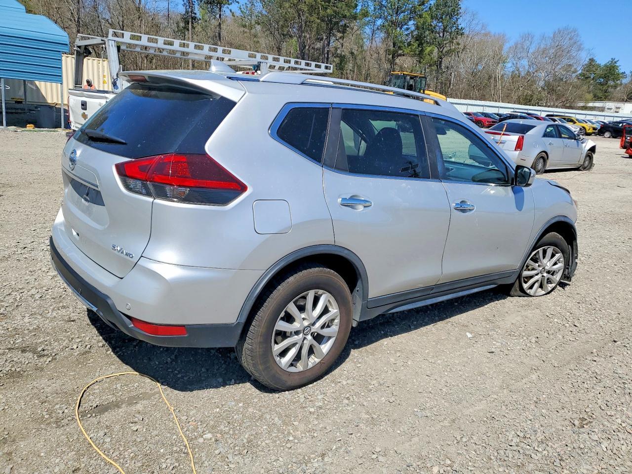 2020 Nissan Rogue Sv - zdjęcie 3