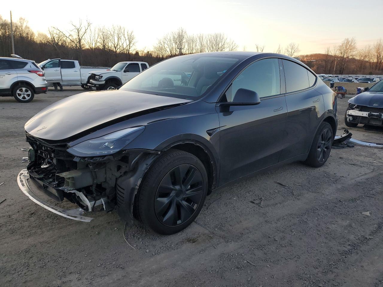 2024 Tesla Model Y - zdjęcie główne