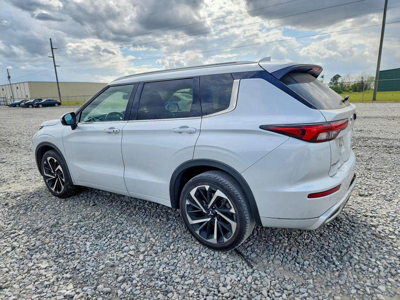 2024 Mitsubishi Outlander Sel - zdjęcie 2