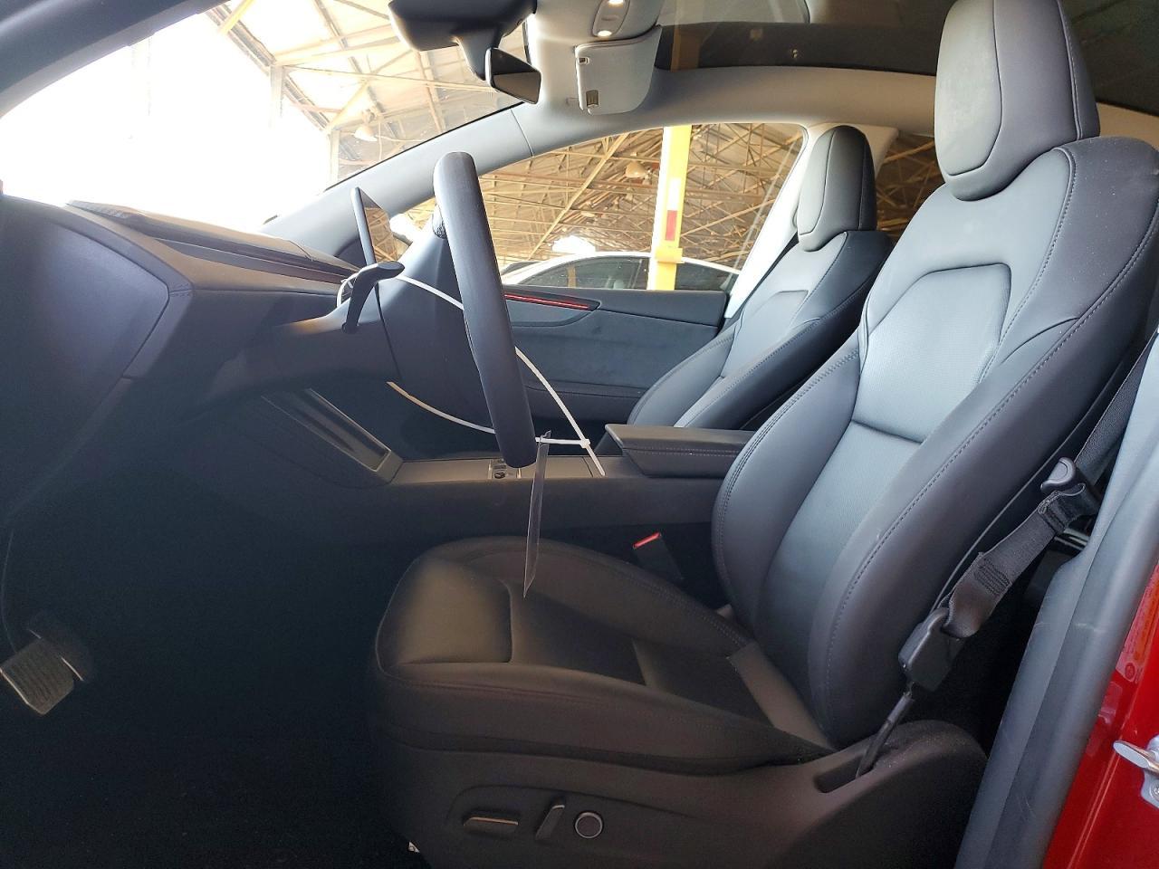 2026 Tesla Model Y - zdjęcie 7