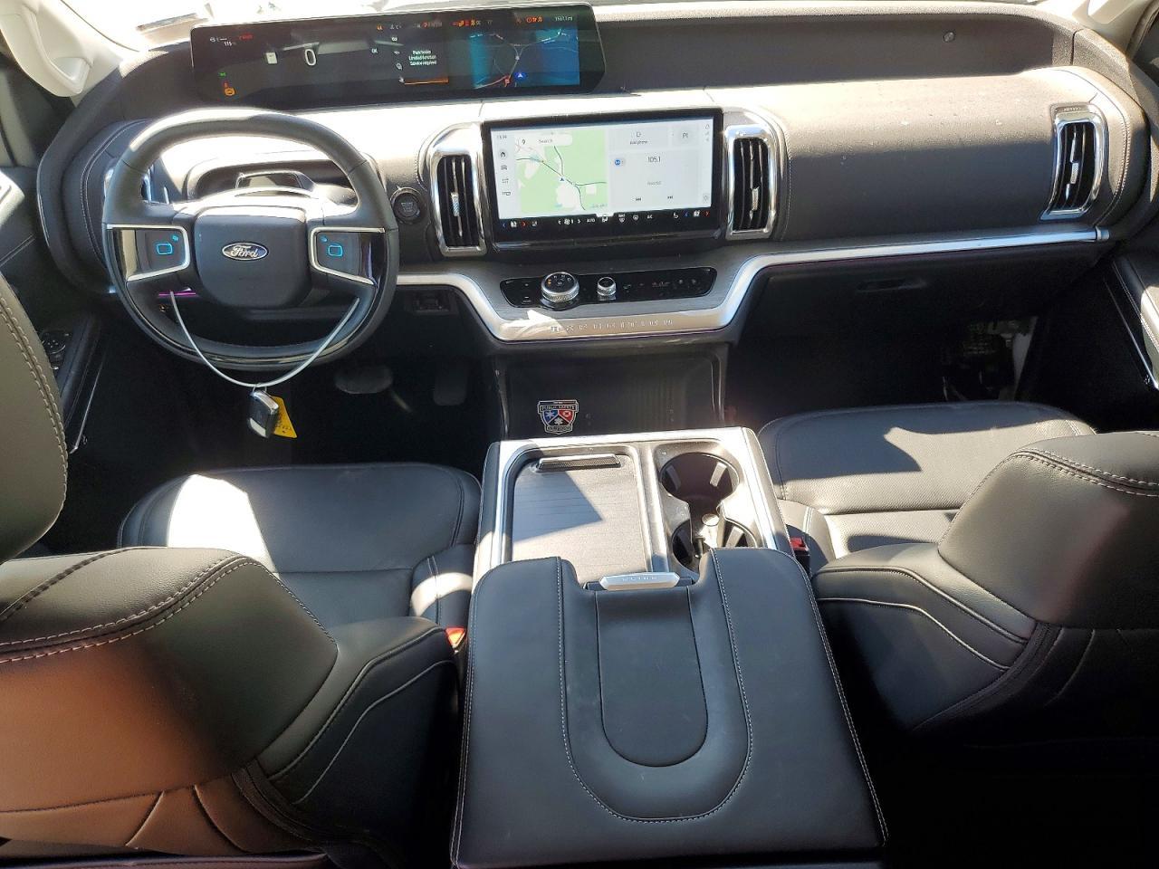 2025 Ford Expedition Platinum - zdjęcie 8