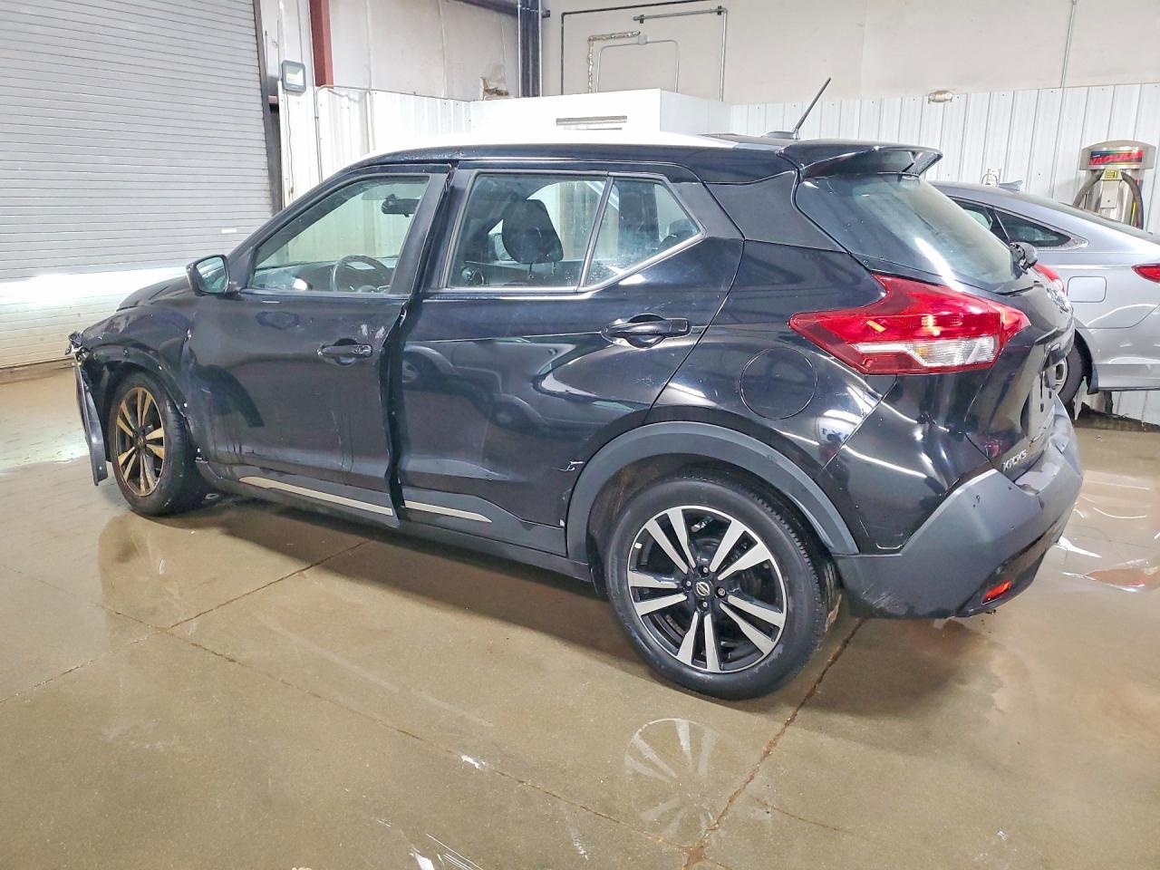 2018 Nissan Kicks Sr - zdjęcie 2