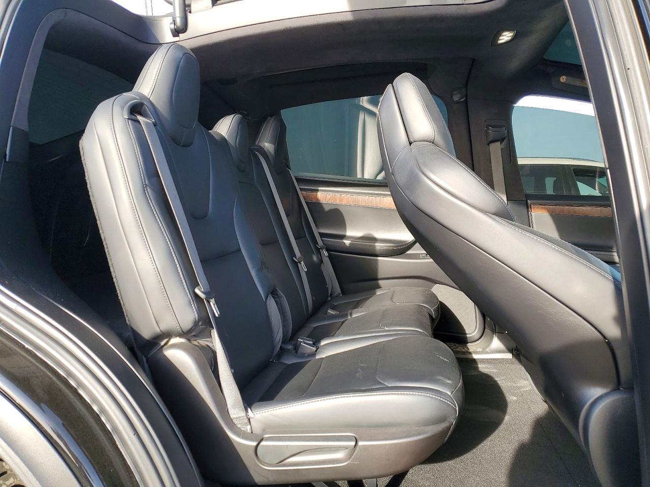 2018 Tesla Model X - zdjęcie 11