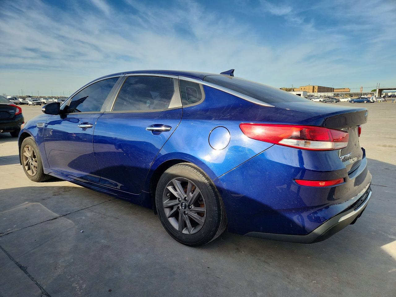 2020 Kia Optima Lx - zdjęcie 2