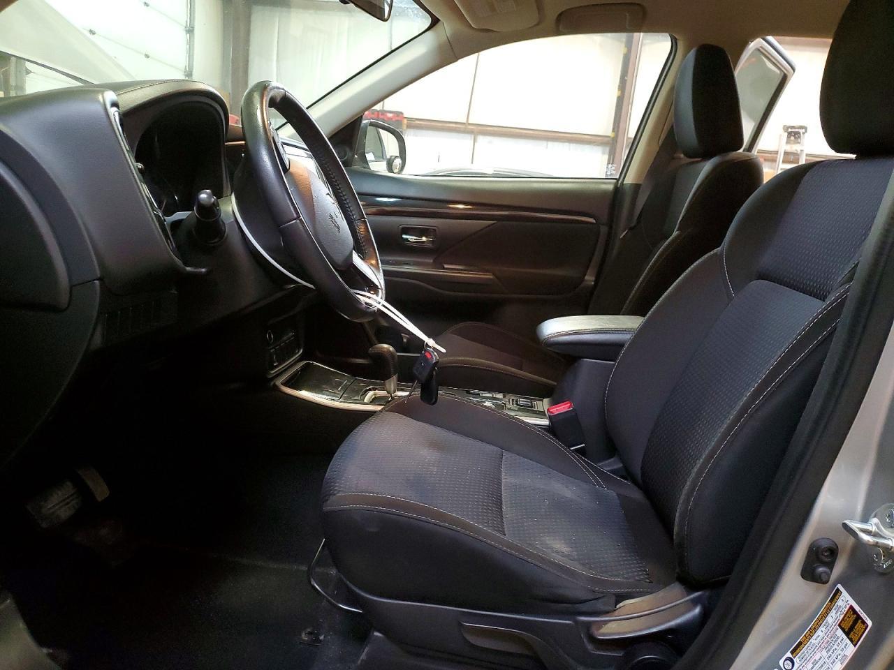 2019 Mitsubishi Outlander Es - zdjęcie 7