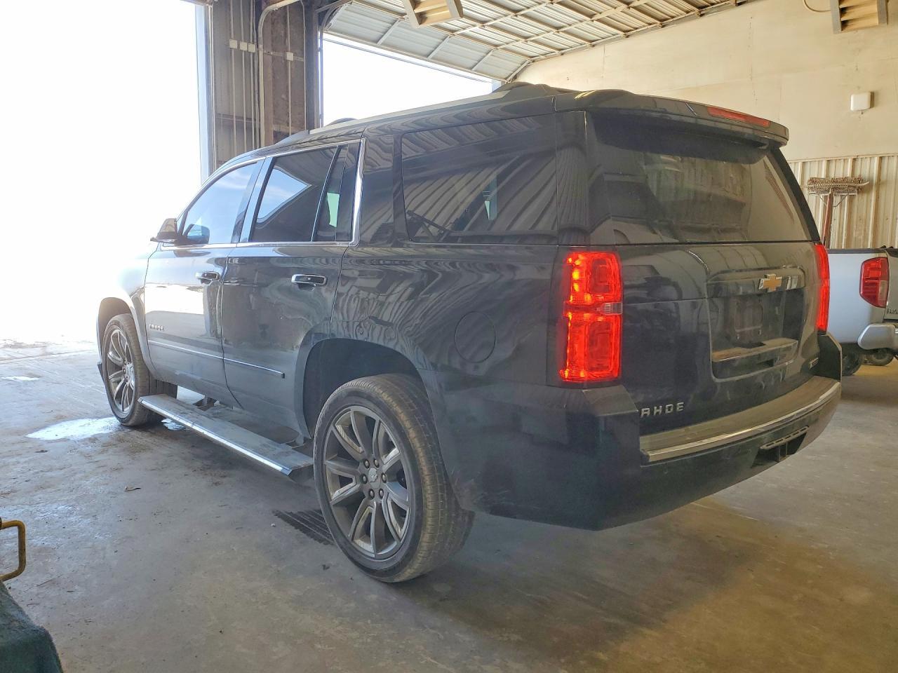 2018 Chevrolet Tahoe K1500 Premier - zdjęcie 2