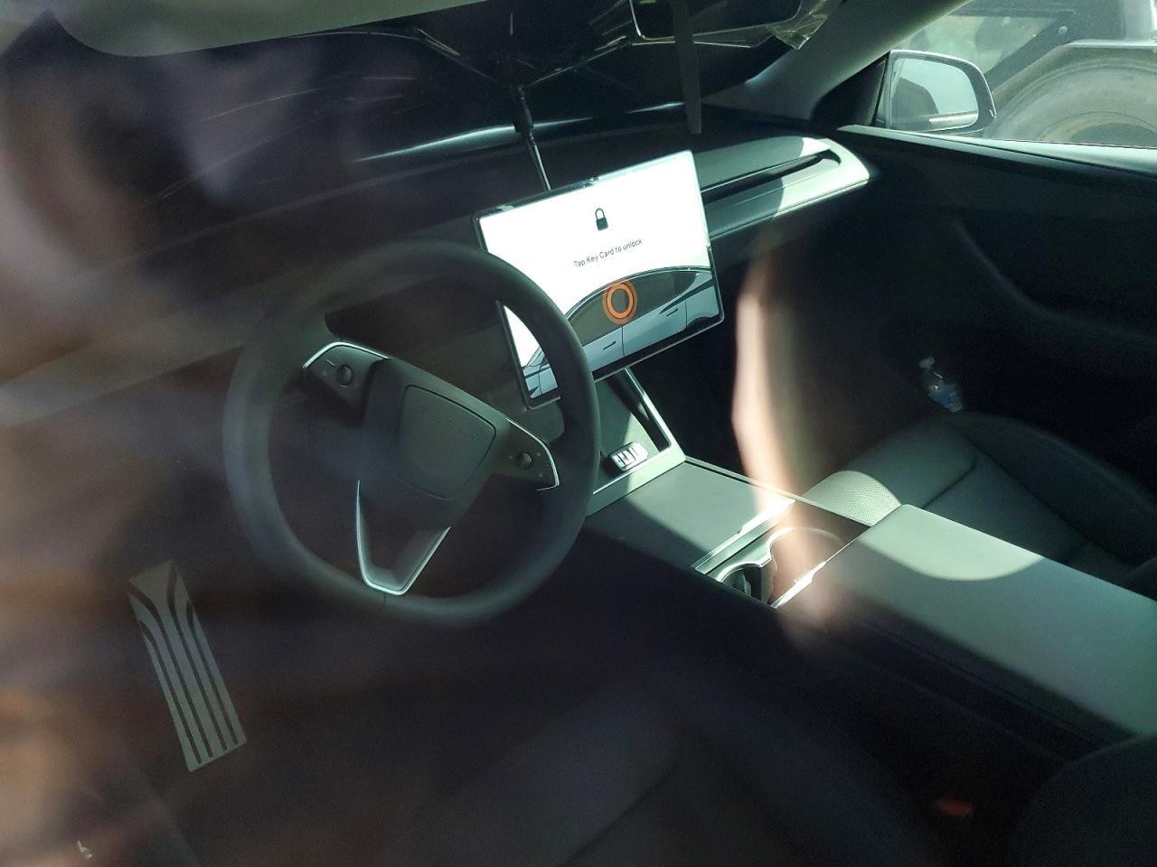 2026 Tesla Model Y - zdjęcie 7