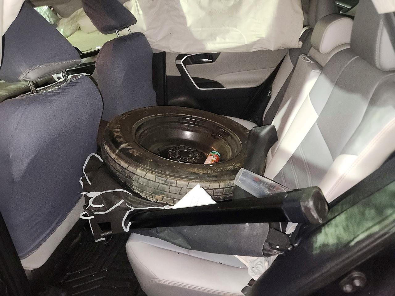 2021 Toyota Rav4 Xle Premium - zdjęcie 11