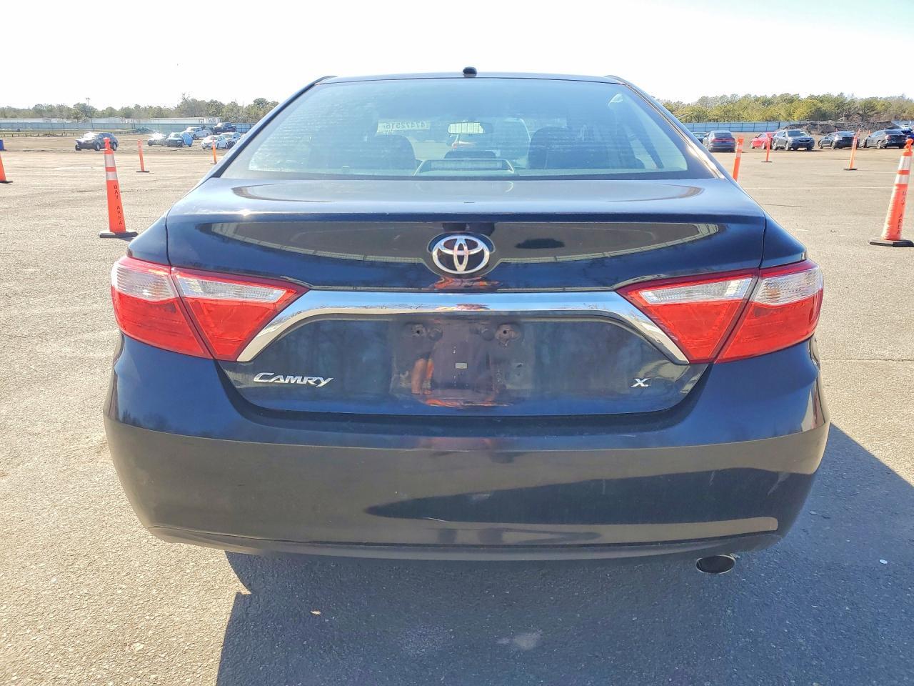 2016 Toyota Camry Xle - zdjęcie 6