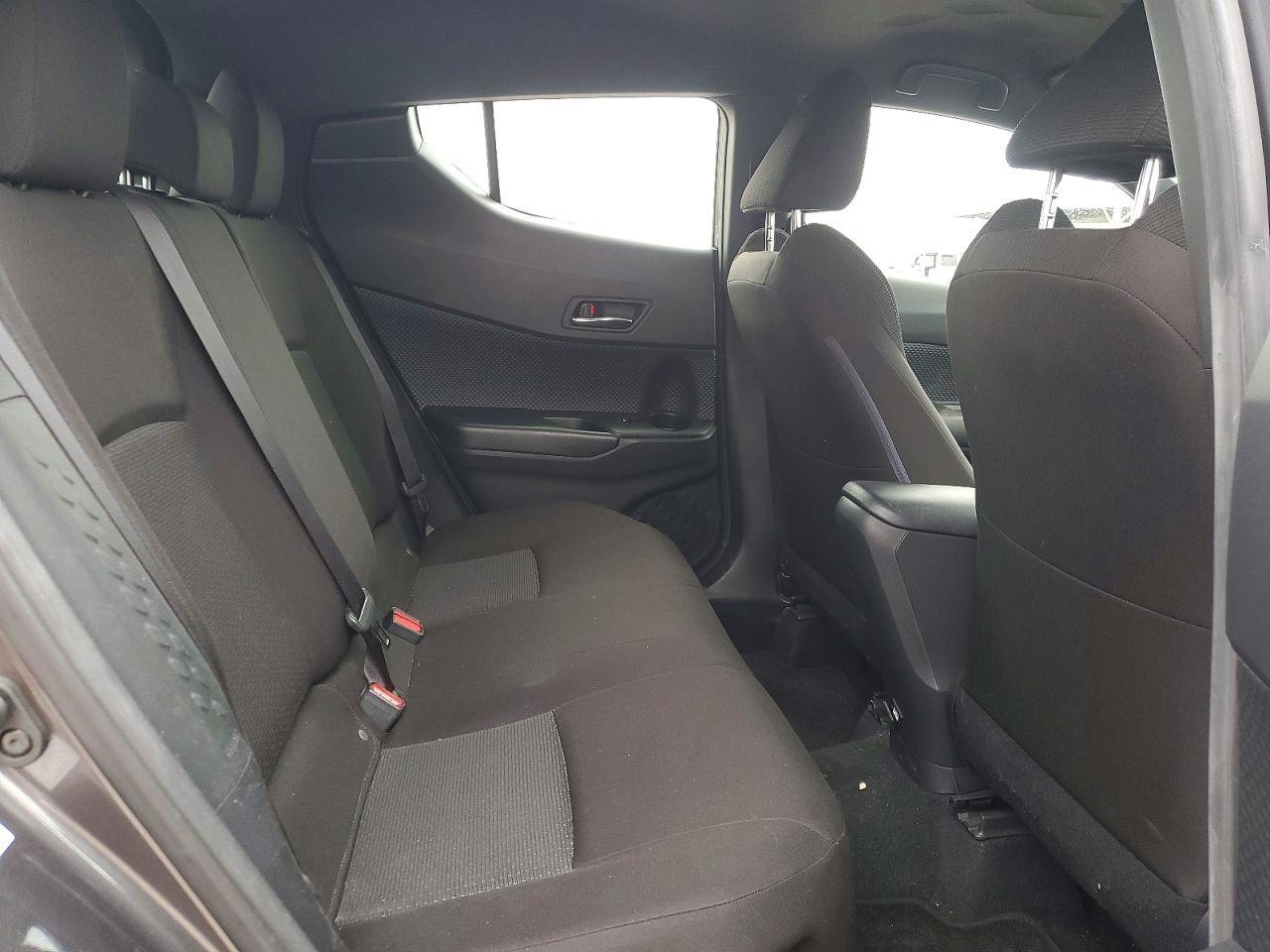 2019 Toyota C-Hr Le - zdjęcie 10