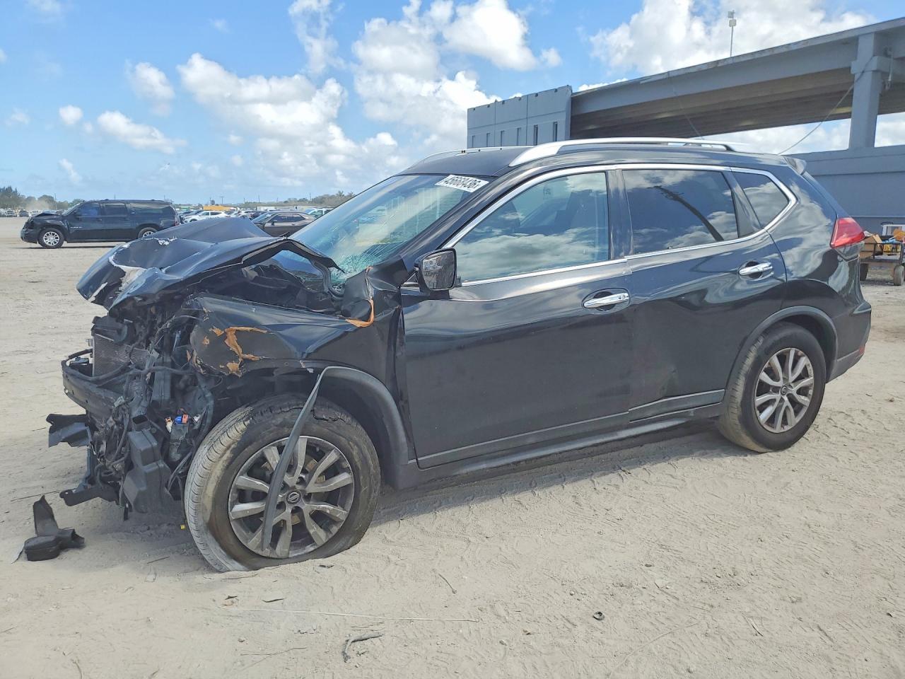 2017 Nissan Rogue Sv - zdjęcie główne