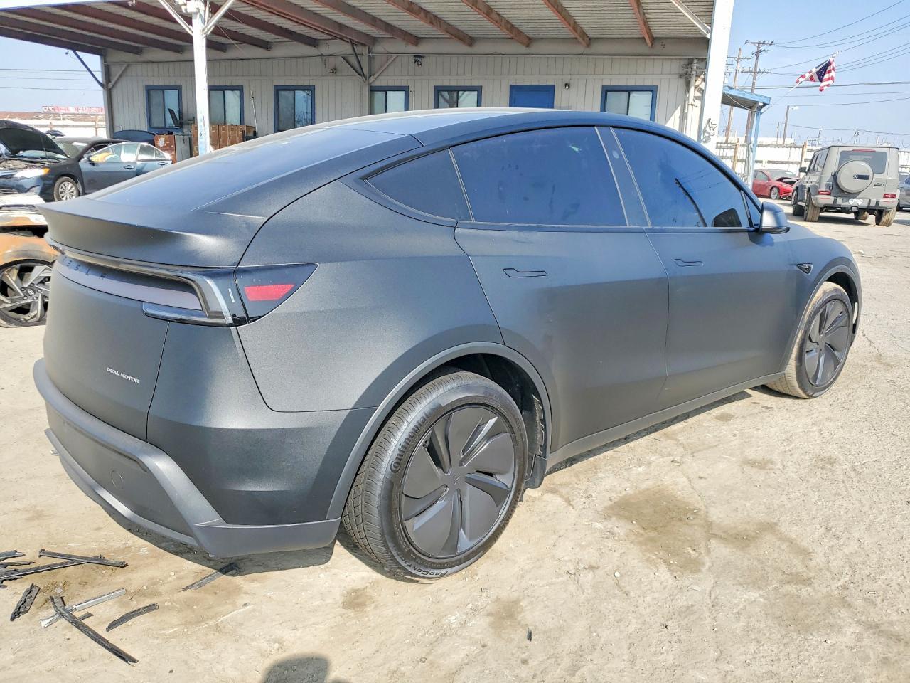2026 Tesla Model Y - zdjęcie 3