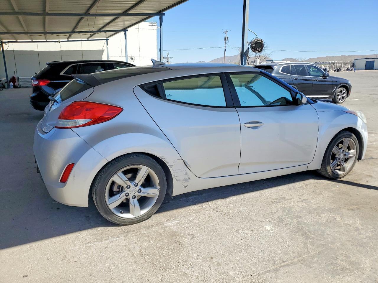 2014 Hyundai Veloster Base - zdjęcie 3