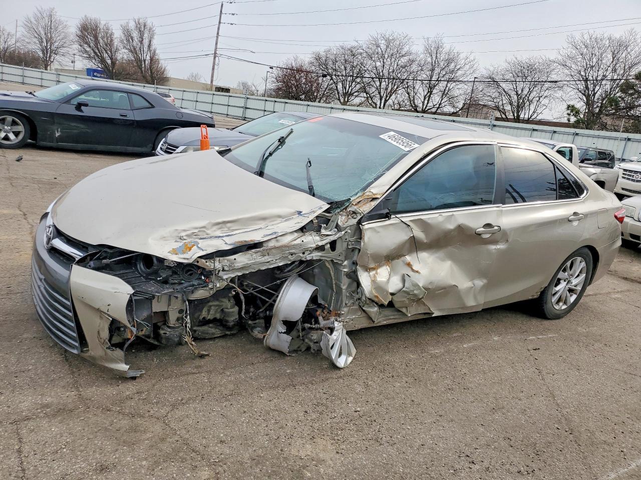 2017 Toyota Camry Xle - zdjęcie główne