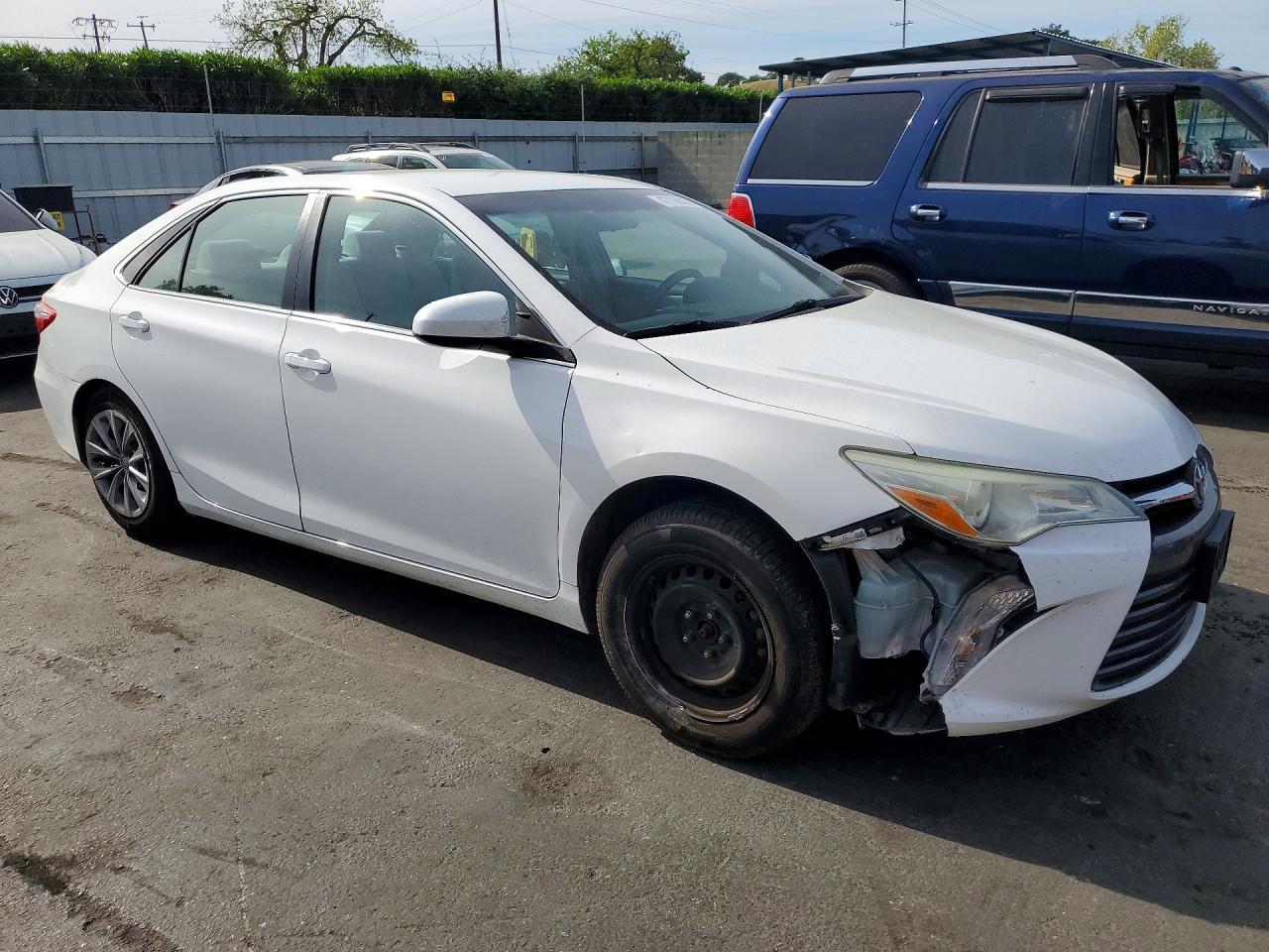 2016 Toyota Camry Le - zdjęcie 4