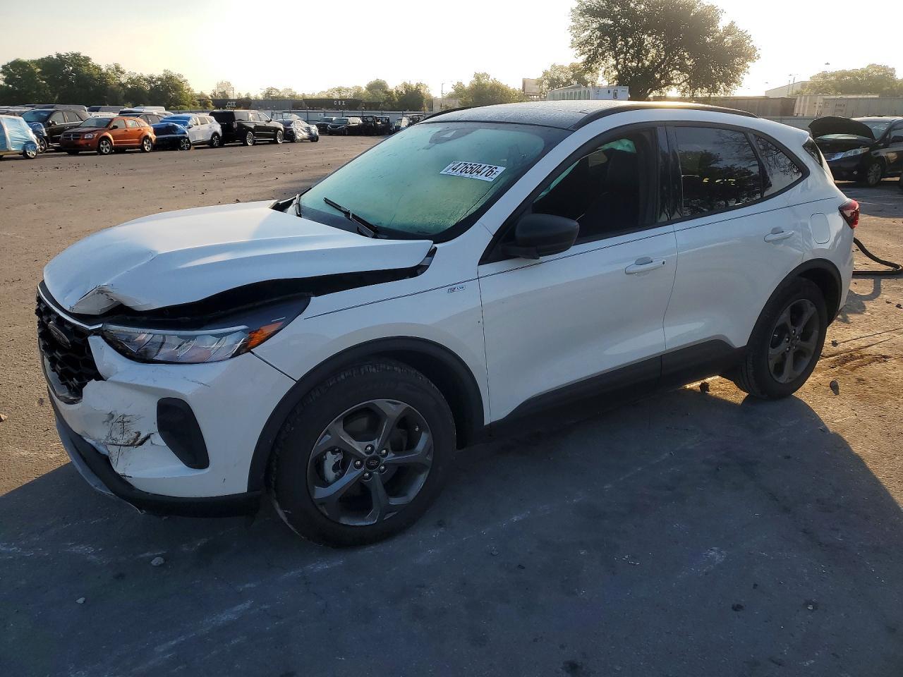 2025 Ford Escape St Line - zdjęcie główne