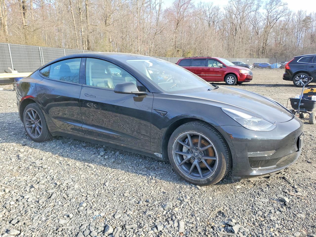 2022 Tesla Model 3 - zdjęcie 4