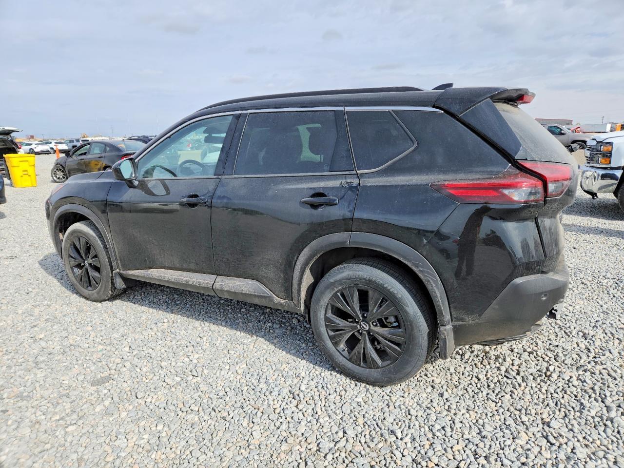 2023 Nissan Rogue Sv - zdjęcie 2