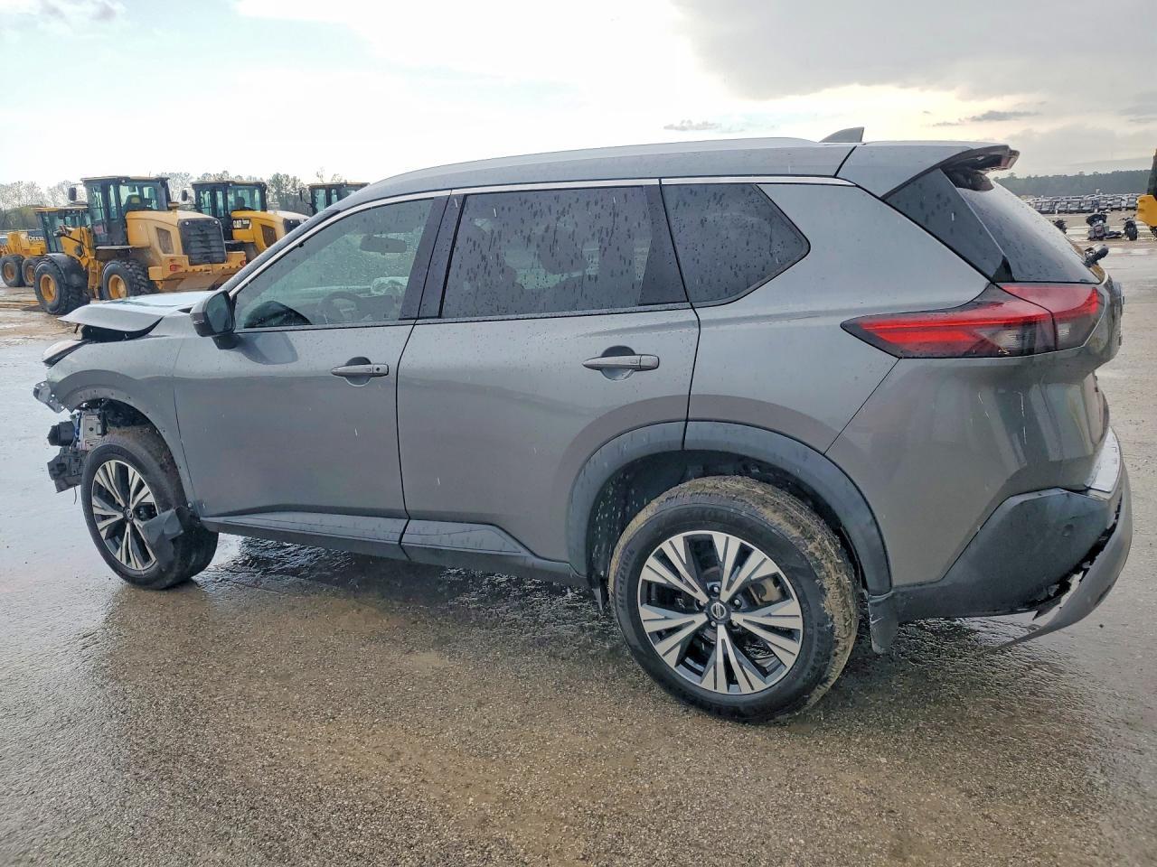 2021 Nissan Rogue Sv - zdjęcie 2