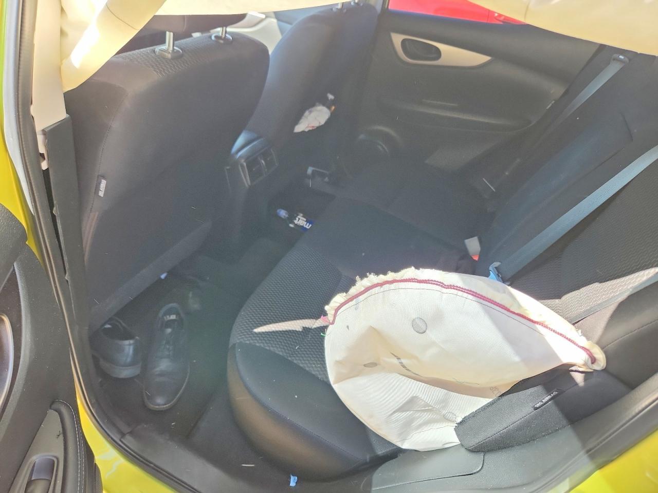 2020 Nissan Rogue Sport S - zdjęcie 12