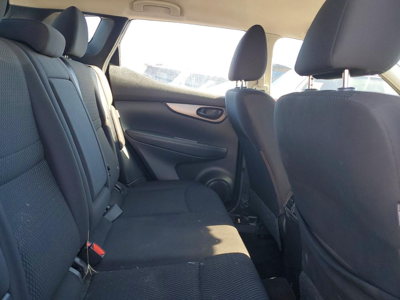 2020 Nissan Rogue Sport S - zdjęcie 11