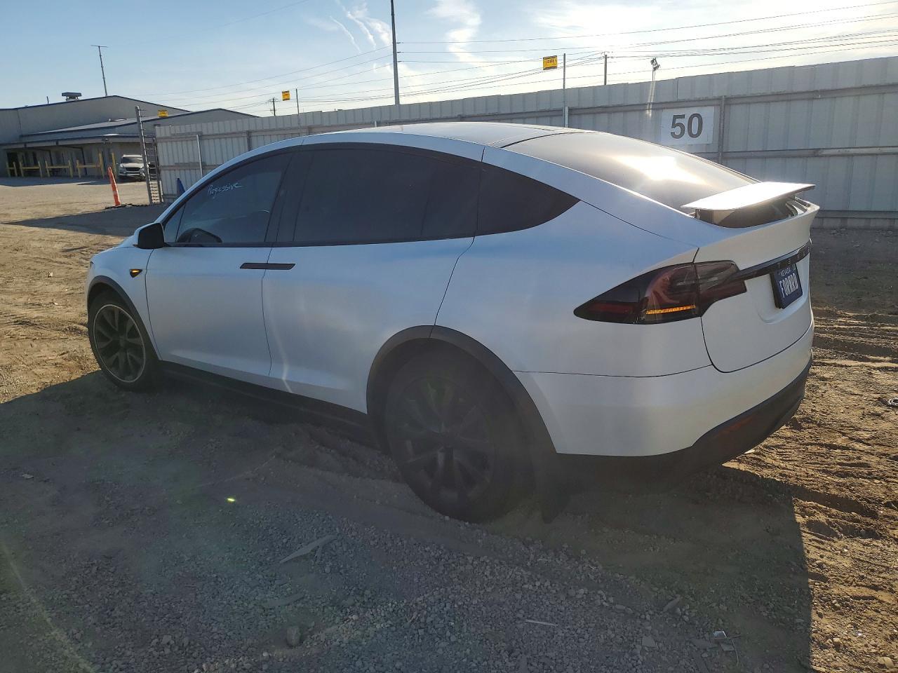 2024 Tesla Model X - zdjęcie 2