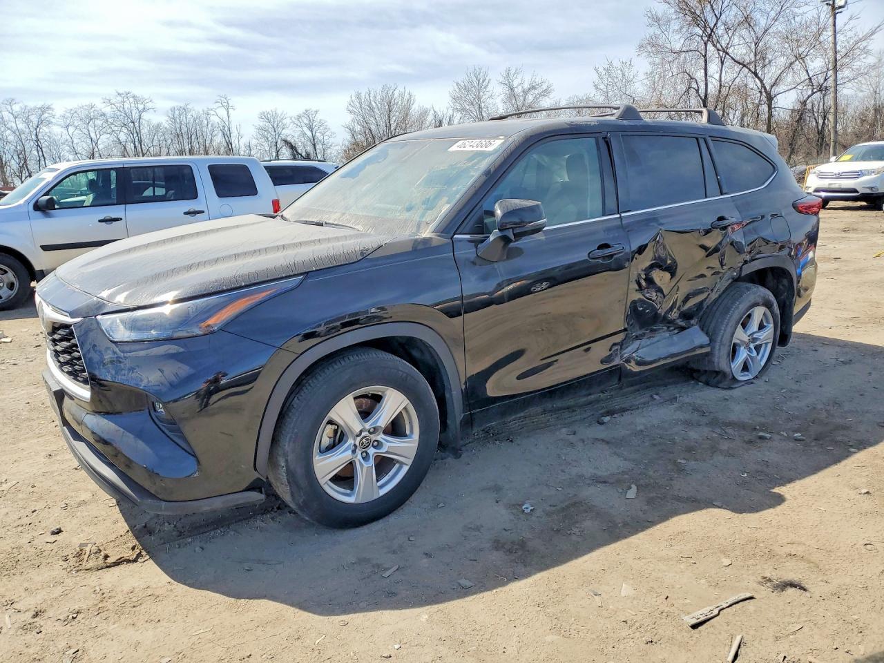 2022 Toyota Highlander Hybrid Le - zdjęcie główne