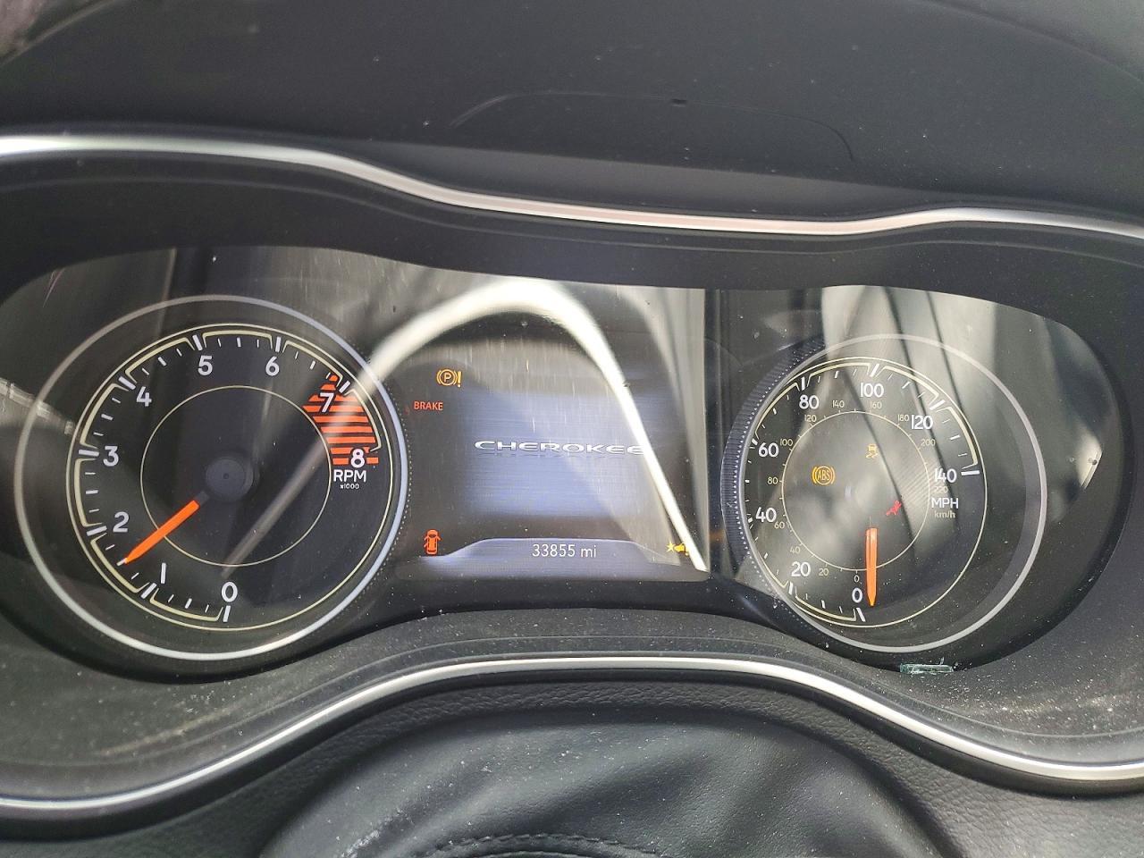 2021 Jeep Cherokee Latitude Lux - zdjęcie 9