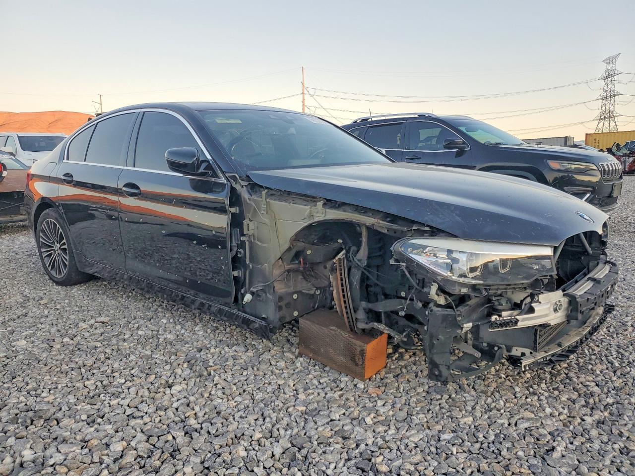 2019 BMW 530 I - zdjęcie 4