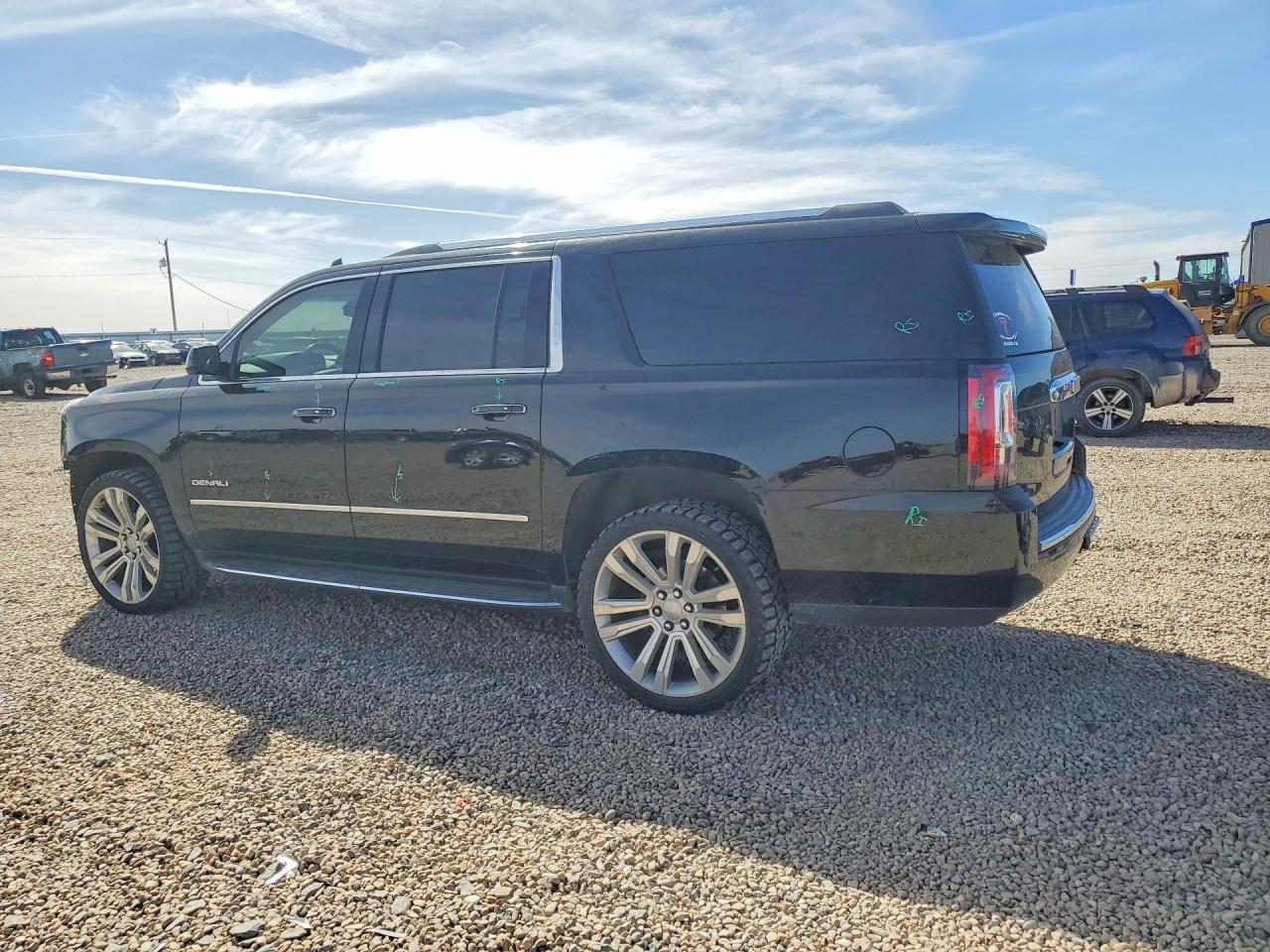 2018 GMC Yukon Xl Denali - zdjęcie 2