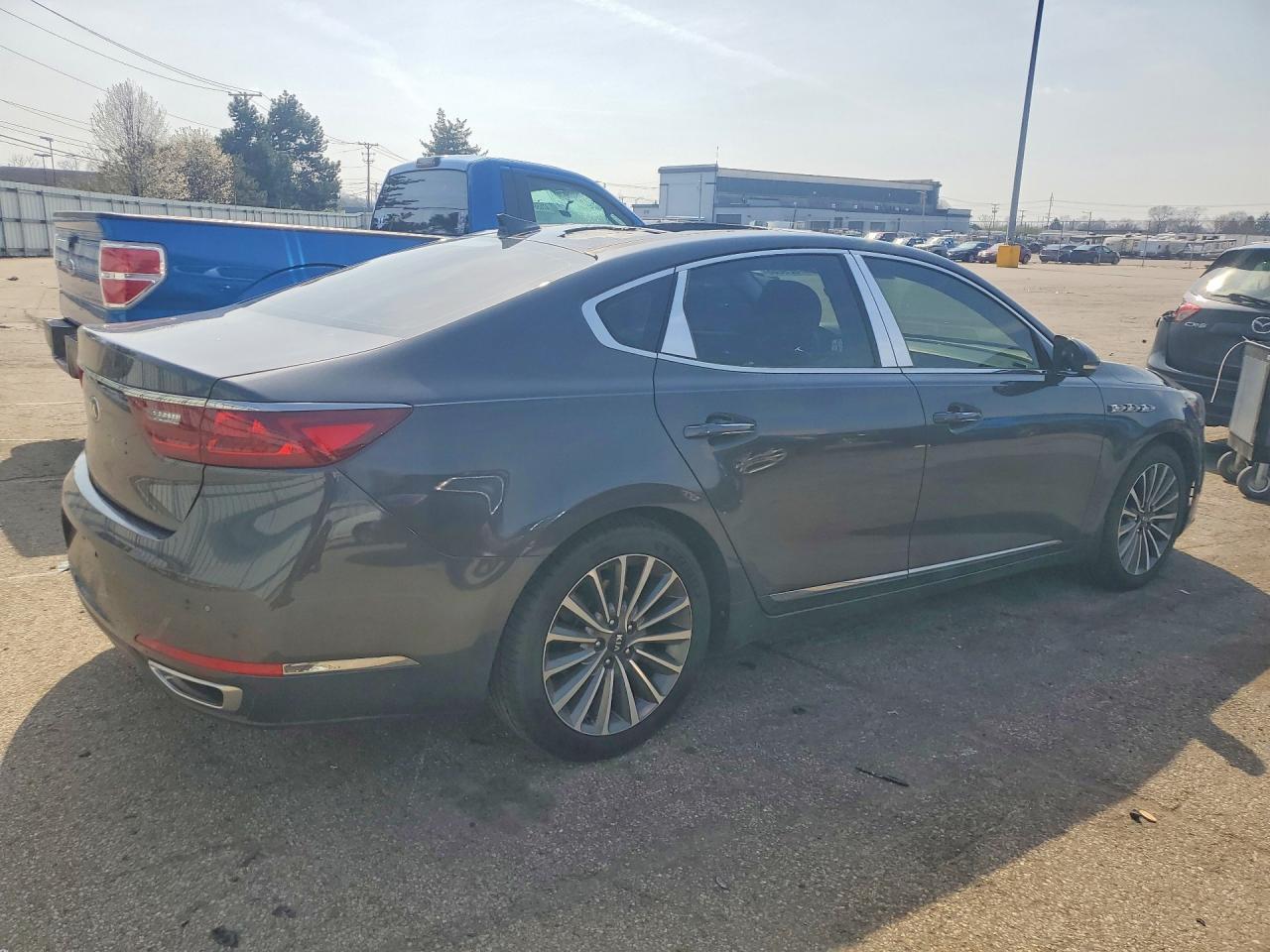 2018 Kia Cadenza Premium - zdjęcie 3