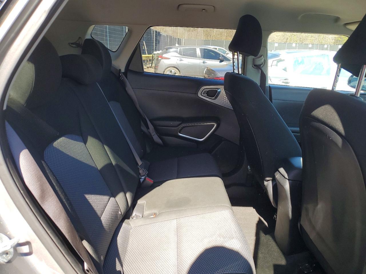 2022 Kia Soul Lx - zdjęcie 10