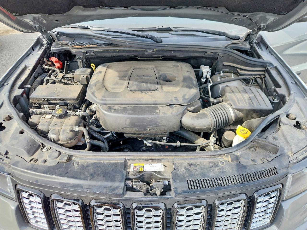 2020 Jeep Grand Cherokee Laredo - zdjęcie 11