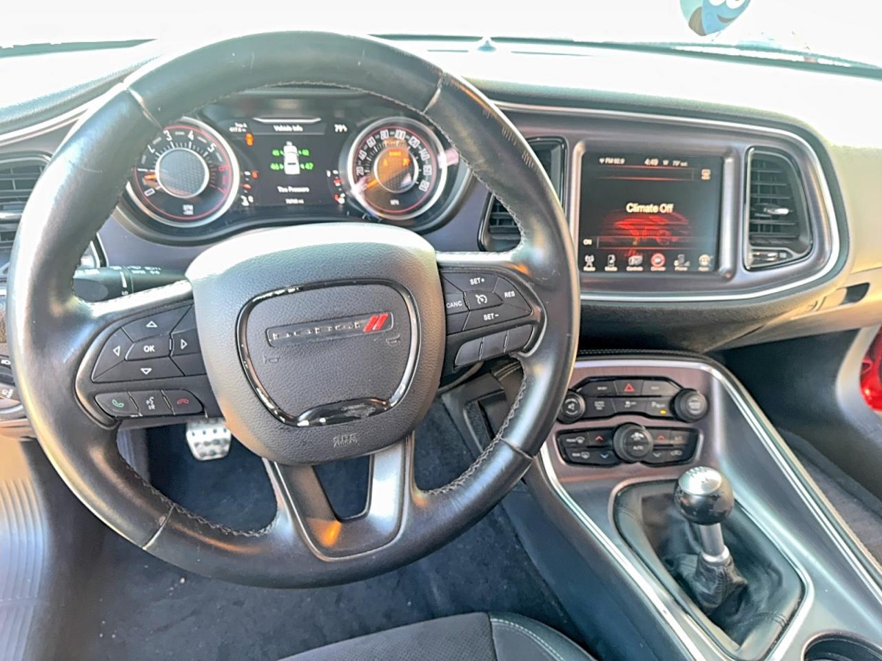 2015 Dodge Challenger R - zdjęcie 9