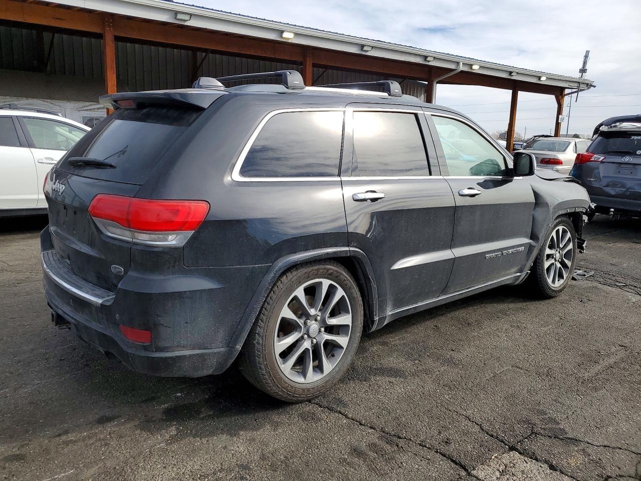 2017 Jeep Grand Cherokee Overland - zdjęcie 3