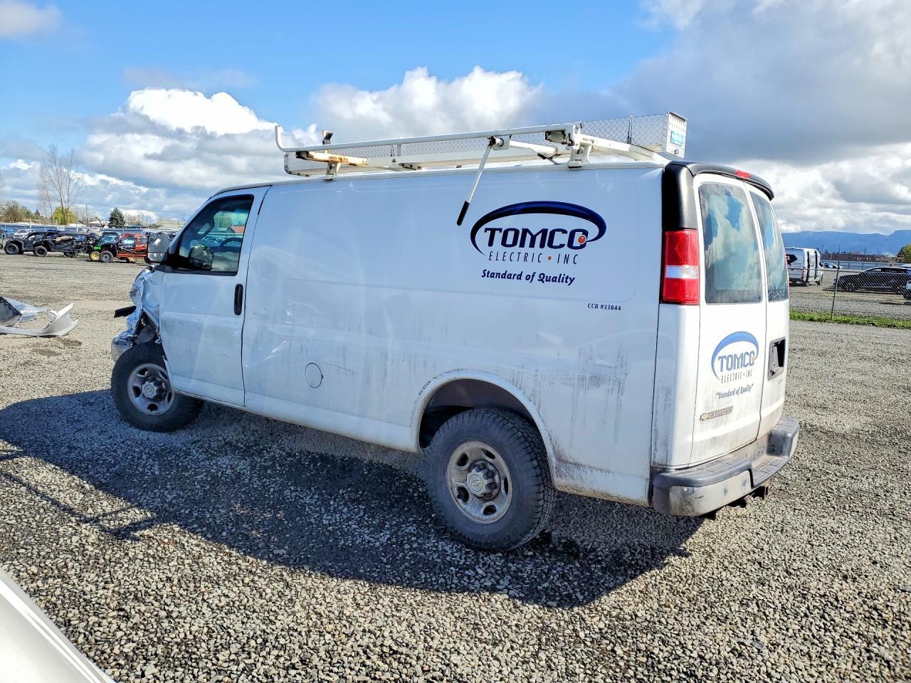 2017 Chevrolet Express G2500 - zdjęcie 2