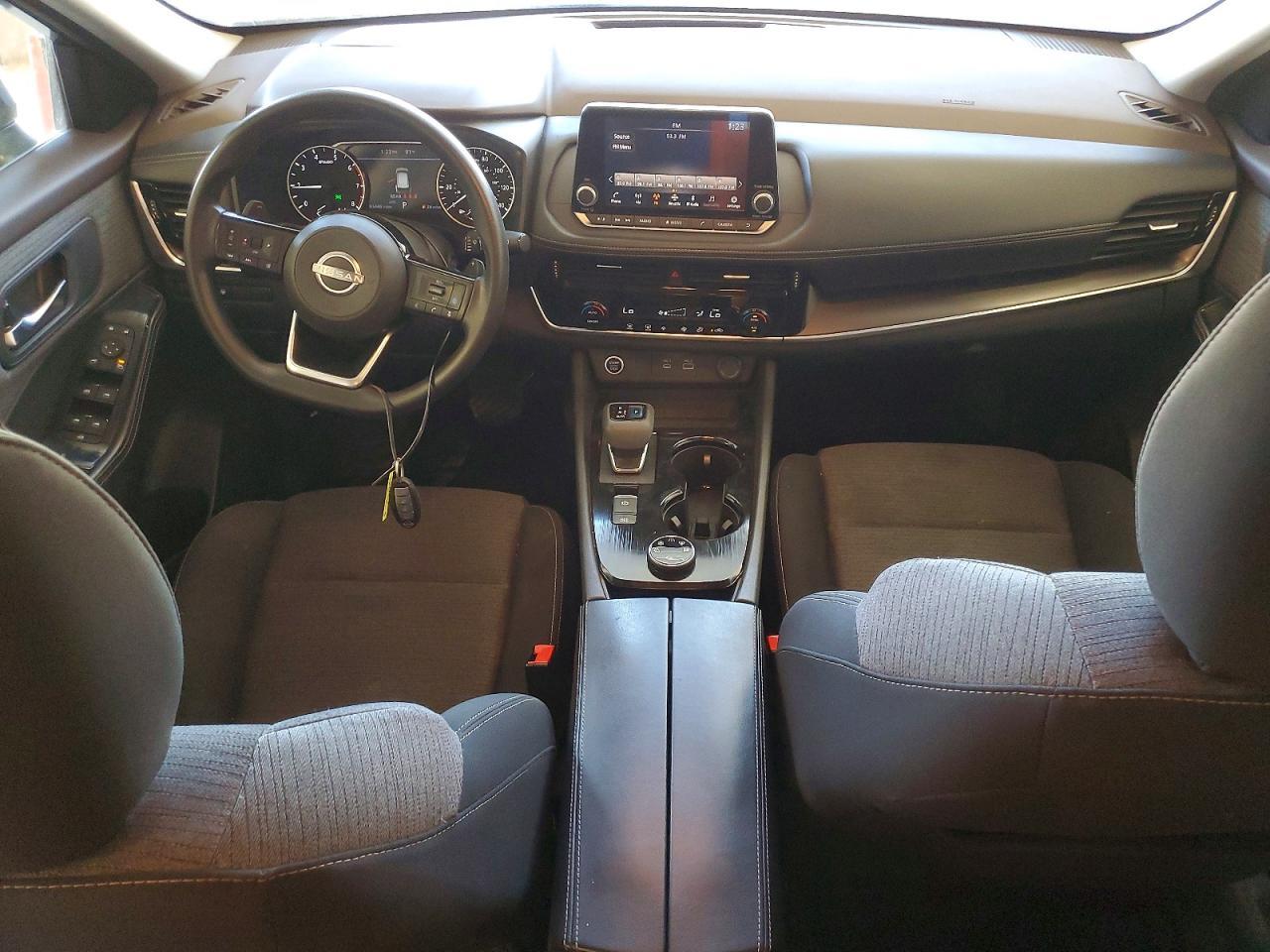 2022 Nissan Rogue Sv - zdjęcie 8