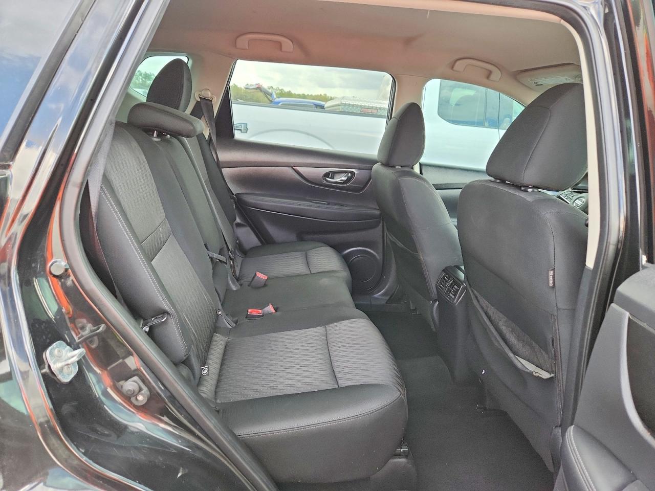 2018 Nissan Rogue S - zdjęcie 11