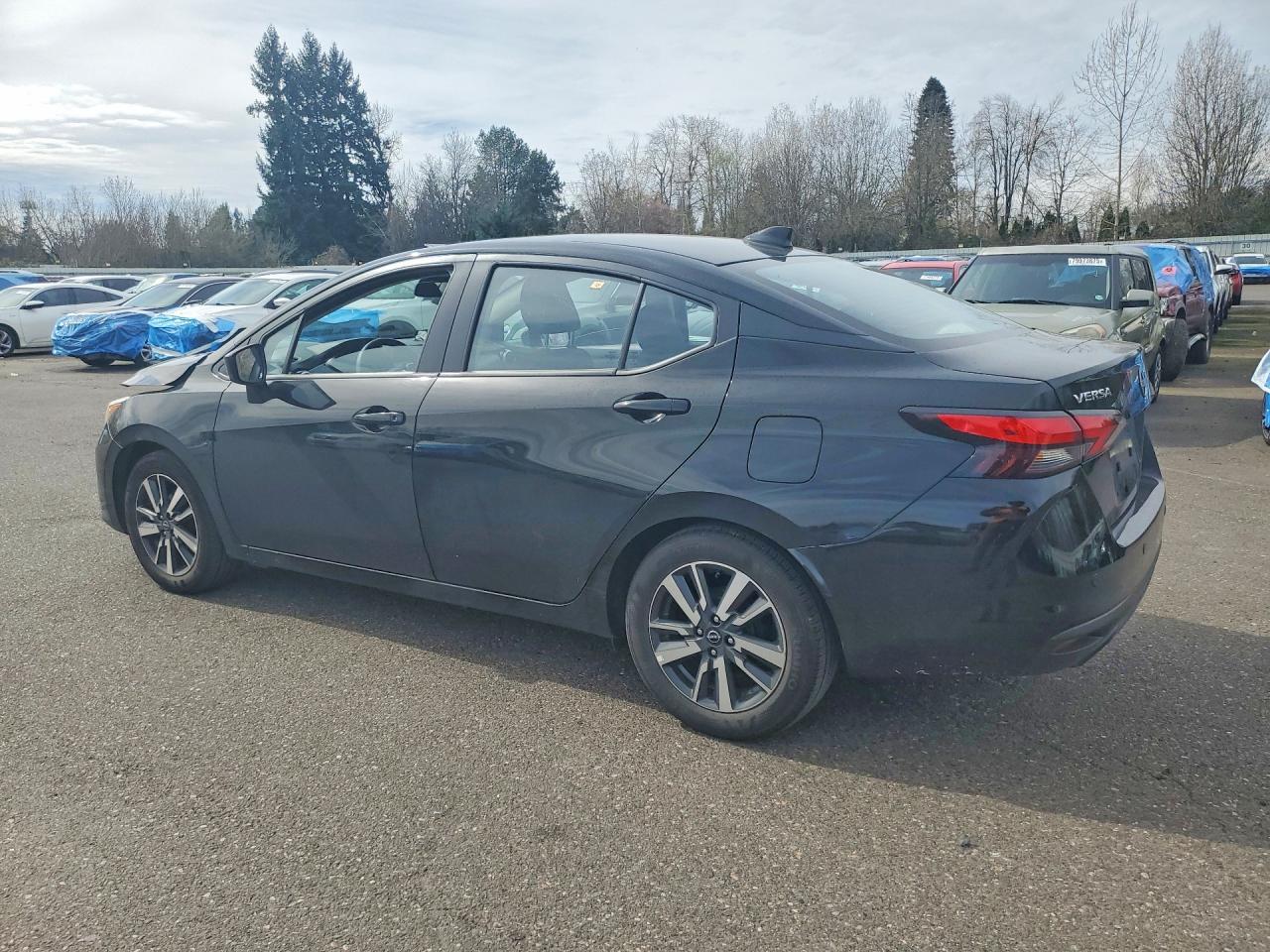 2025 Nissan Versa Sv - zdjęcie 2